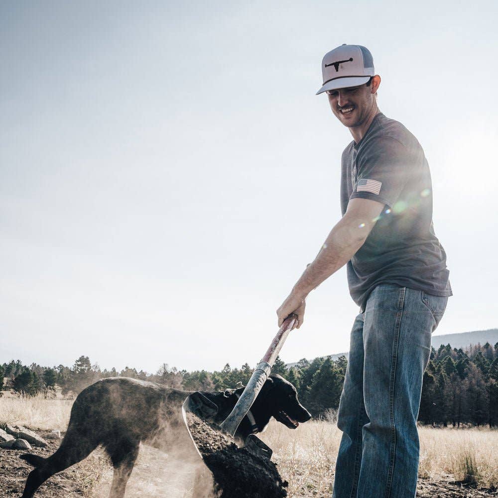 Bull Spurs Icon Hat: Black/Putty